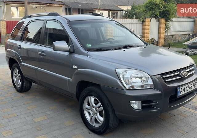 Серый Киа Sportage, объемом двигателя 2 л и пробегом 276 тыс. км за 7300 $, фото 1 на Automoto.ua