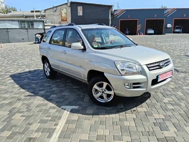 Серый Киа Sportage, объемом двигателя 2 л и пробегом 221 тыс. км за 7999 $, фото 1 на Automoto.ua
