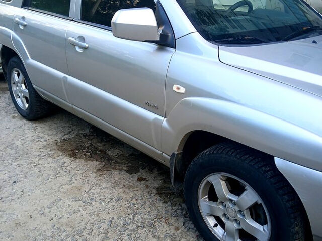 Сірий Кіа Sportage, об'ємом двигуна 2 л та пробігом 186 тис. км за 8000 $, фото 1 на Automoto.ua