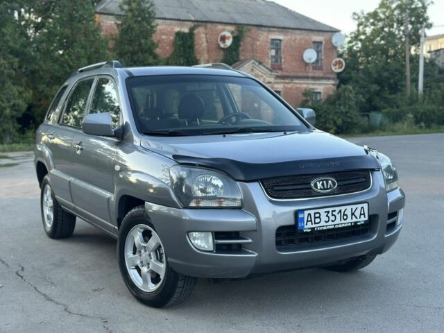 Серый Киа Sportage, объемом двигателя 2 л и пробегом 236 тыс. км за 8200 $, фото 1 на Automoto.ua