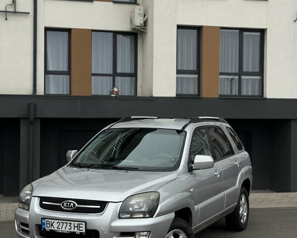Серый Киа Sportage, объемом двигателя 2 л и пробегом 268 тыс. км за 7000 $, фото 1 на Automoto.ua