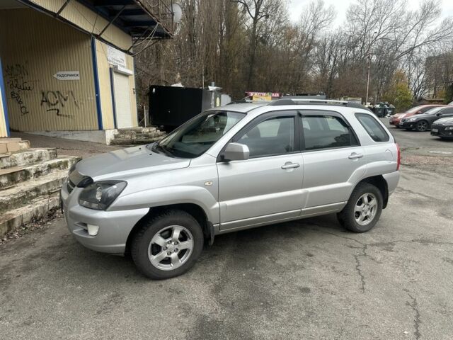 Сірий Кіа Sportage, об'ємом двигуна 2 л та пробігом 124 тис. км за 8300 $, фото 1 на Automoto.ua