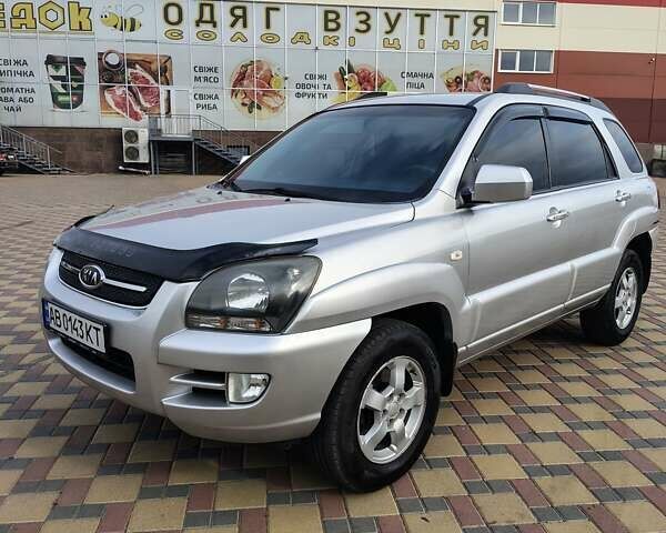 Серый Киа Sportage, объемом двигателя 2 л и пробегом 156 тыс. км за 8400 $, фото 1 на Automoto.ua