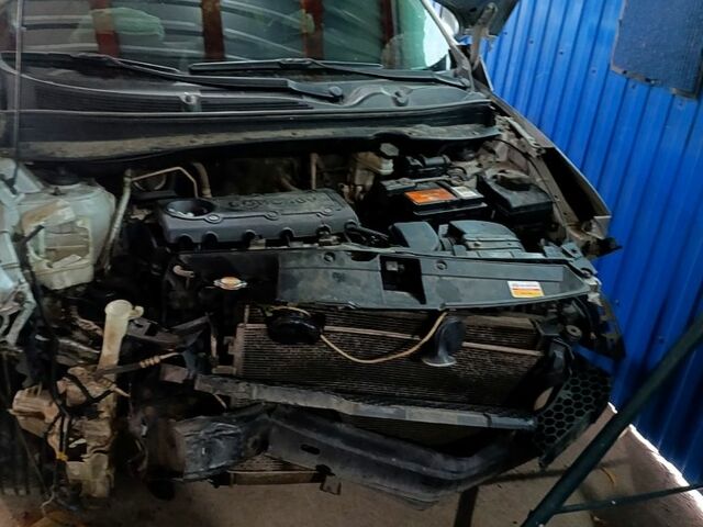 Серый Киа Sportage, объемом двигателя 2 л и пробегом 207 тыс. км за 5000 $, фото 1 на Automoto.ua