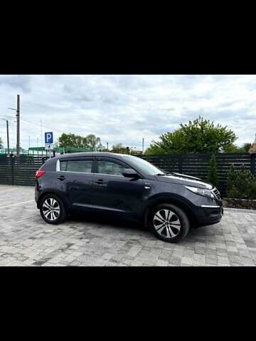 Серый Киа Sportage, объемом двигателя 2 л и пробегом 158 тыс. км за 12000 $, фото 1 на Automoto.ua