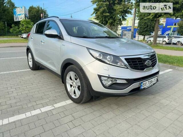 Сірий Кіа Sportage, об'ємом двигуна 2 л та пробігом 132 тис. км за 12900 $, фото 1 на Automoto.ua