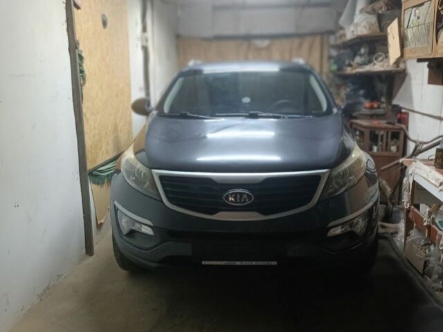 Серый Киа Sportage, объемом двигателя 2 л и пробегом 225 тыс. км за 11000 $, фото 1 на Automoto.ua
