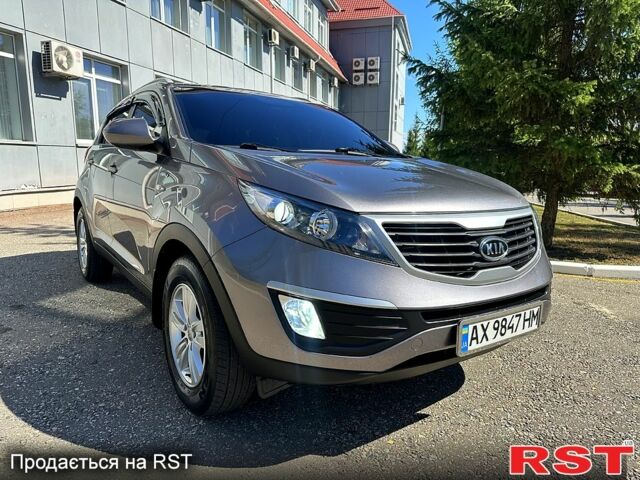 Сірий Кіа Sportage, об'ємом двигуна 2 л та пробігом 121 тис. км за 13950 $, фото 1 на Automoto.ua