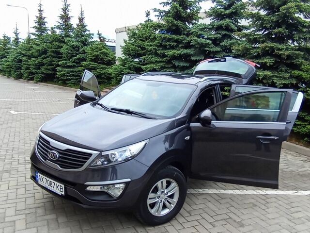 Сірий Кіа Sportage, об'ємом двигуна 2 л та пробігом 184 тис. км за 10700 $, фото 1 на Automoto.ua