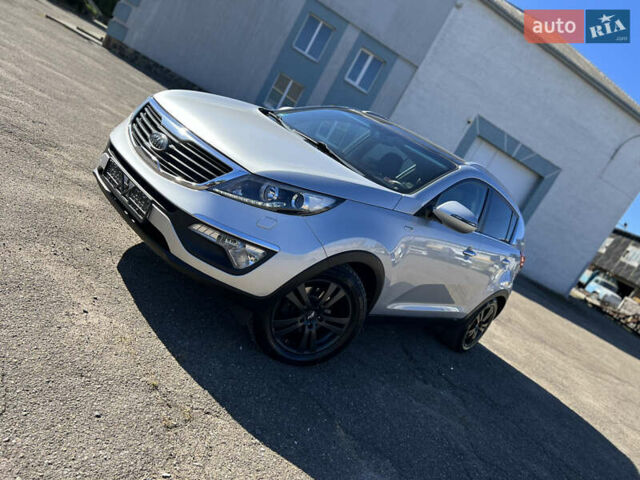 Сірий Кіа Sportage, об'ємом двигуна 2 л та пробігом 165 тис. км за 13900 $, фото 1 на Automoto.ua