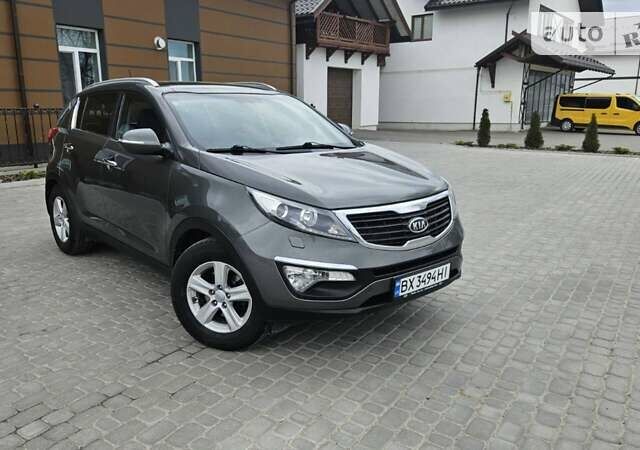 Серый Киа Sportage, объемом двигателя 1.7 л и пробегом 243 тыс. км за 12850 $, фото 1 на Automoto.ua