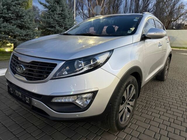 Серый Киа Sportage, объемом двигателя 2 л и пробегом 177 тыс. км за 13000 $, фото 1 на Automoto.ua