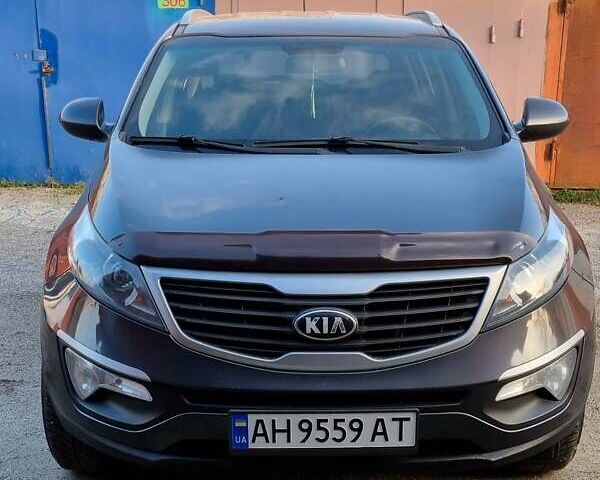 Серый Киа Sportage, объемом двигателя 1.7 л и пробегом 300 тыс. км за 11900 $, фото 1 на Automoto.ua