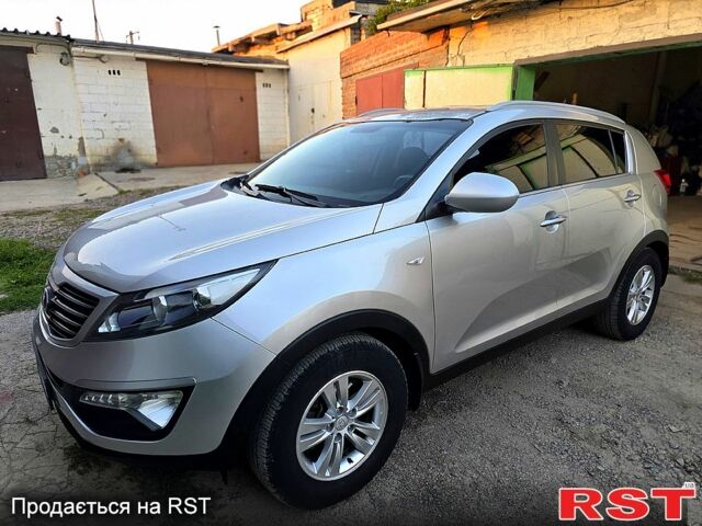 Киа Sportage 2013 в Харькове на Automoto.ua Серый Киа Sportage, объемом двигателя 1.7 л и пробегом 149 тыс. км за 12300 $, фото 1 на Automoto.ua