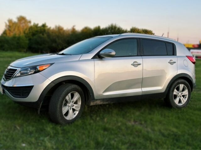 Серый Киа Sportage, объемом двигателя 2 л и пробегом 242 тыс. км за 12500 $, фото 1 на Automoto.ua
