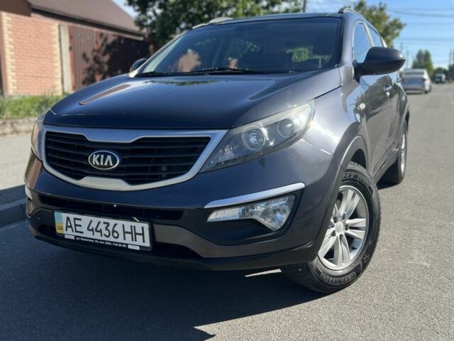 Серый Киа Sportage, объемом двигателя 1.7 л и пробегом 216 тыс. км за 10200 $, фото 1 на Automoto.ua