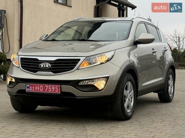 Серый Киа Sportage, объемом двигателя 1.6 л и пробегом 110 тыс. км за 11999 $, фото 1 на Automoto.ua