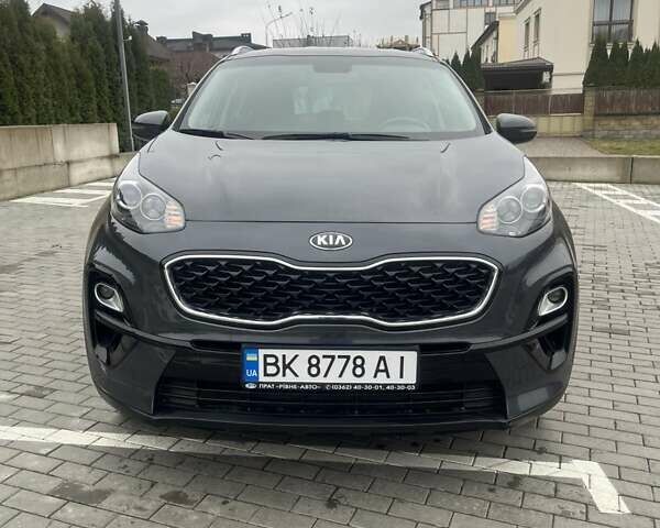 Сірий Кіа Sportage, об'ємом двигуна 1.59 л та пробігом 65 тис. км за 16300 $, фото 1 на Automoto.ua