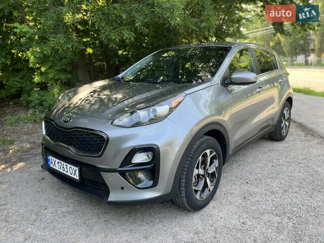Серый Киа Sportage, объемом двигателя 2.36 л и пробегом 61 тыс. км за 15000 $, фото 1 на Automoto.ua