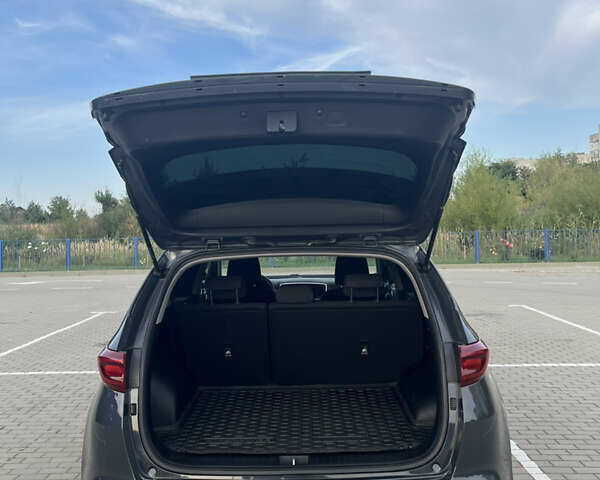 Серый Киа Sportage, объемом двигателя 1.59 л и пробегом 61 тыс. км за 18000 $, фото 1 на Automoto.ua