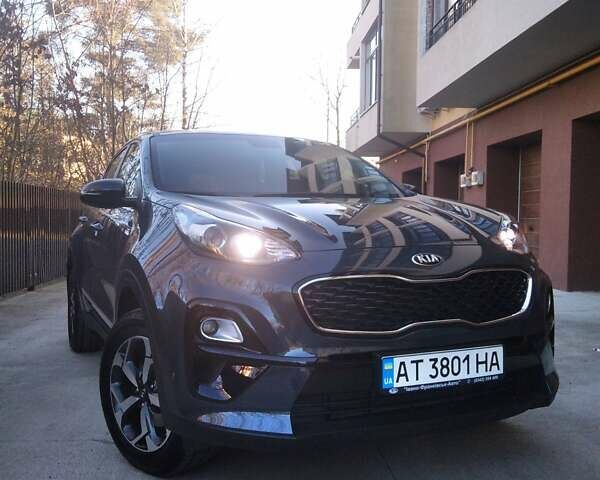 Сірий Кіа Sportage, об'ємом двигуна 1.59 л та пробігом 18 тис. км за 20500 $, фото 1 на Automoto.ua