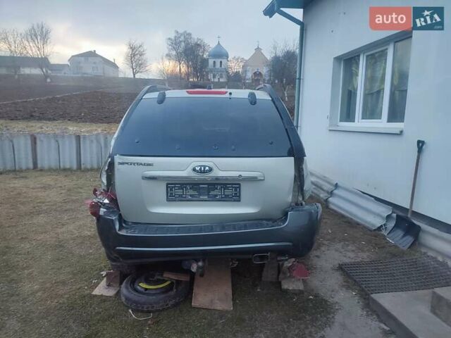 Зеленый Киа Sportage, объемом двигателя 2 л и пробегом 236 тыс. км за 4131 $, фото 1 на Automoto.ua