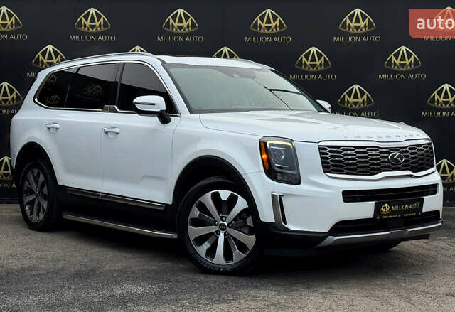 Белый Киа Telluride, объемом двигателя 3.78 л и пробегом 48 тыс. км за 28600 $, фото 1 на Automoto.ua