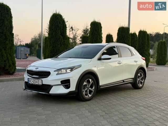 Белый Киа XCeed, объемом двигателя 1.4 л и пробегом 84 тыс. км за 18200 $, фото 1 на Automoto.ua