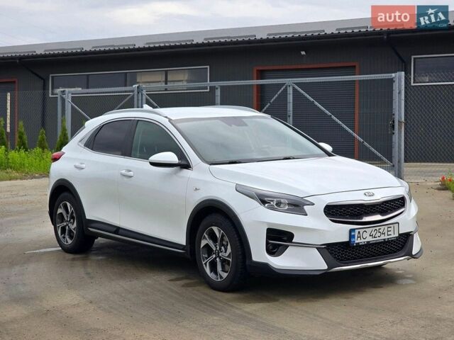 Белый Киа XCeed, объемом двигателя 1.35 л и пробегом 84 тыс. км за 18000 $, фото 1 на Automoto.ua