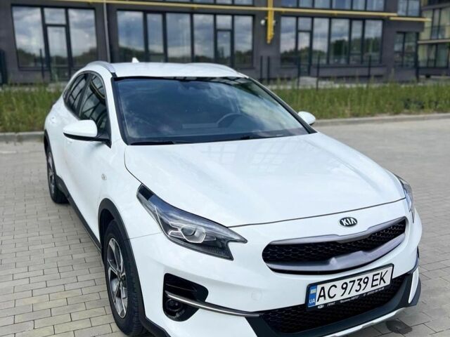 Білий Кіа XCeed, об'ємом двигуна 1.35 л та пробігом 75 тис. км за 20000 $, фото 1 на Automoto.ua