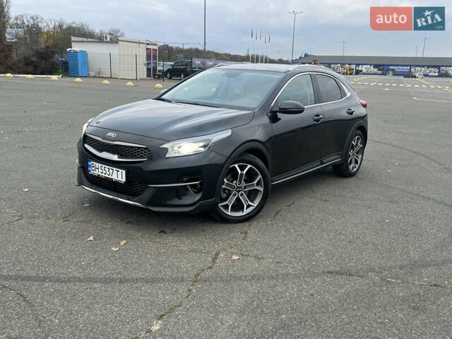 Черный Киа XCeed, объемом двигателя 1.35 л и пробегом 70 тыс. км за 17200 $, фото 1 на Automoto.ua