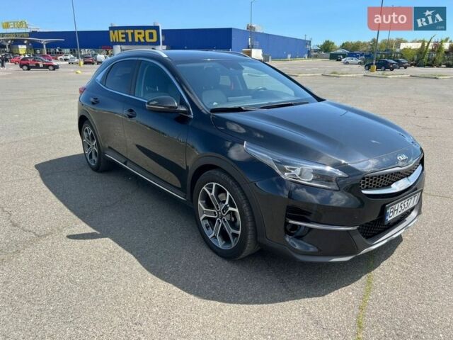 Черный Киа XCeed, объемом двигателя 1.35 л и пробегом 73 тыс. км за 16900 $, фото 1 на Automoto.ua