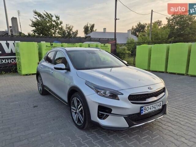 Серый Киа XCeed, объемом двигателя 1.4 л и пробегом 21 тыс. км за 19200 $, фото 1 на Automoto.ua