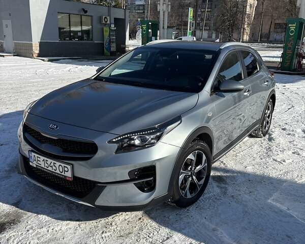 Серый Киа XCeed, объемом двигателя 1.35 л и пробегом 56 тыс. км за 18500 $, фото 1 на Automoto.ua