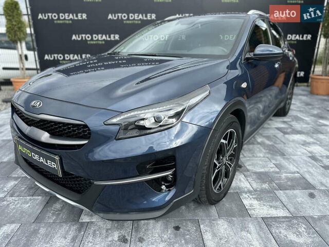 Синий Киа XCeed, объемом двигателя 1.4 л и пробегом 43 тыс. км за 18800 $, фото 1 на Automoto.ua