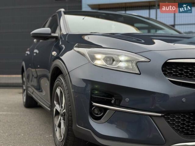 Синий Киа XCeed, объемом двигателя 1.35 л и пробегом 96 тыс. км за 16999 $, фото 1 на Automoto.ua