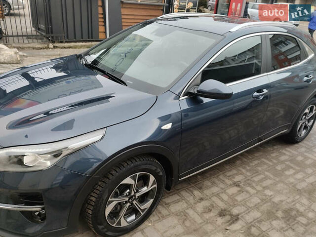 Синий Киа XCeed, объемом двигателя 1.35 л и пробегом 60 тыс. км за 20200 $, фото 1 на Automoto.ua