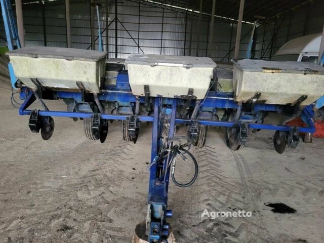 Кинзе 2000, объемом двигателя 0 л и пробегом 0 тыс. км за 10432 $, фото 1 на Automoto.ua
