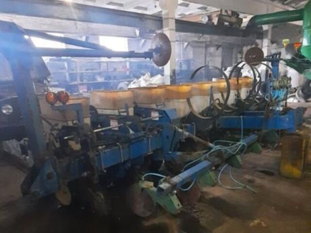 Кинзе 2000, объемом двигателя 0 л и пробегом 0 тыс. км за 30000 $, фото 1 на Automoto.ua