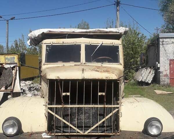 Бежевый КрАЗ 256, объемом двигателя 15 л и пробегом 241 тыс. км за 4750 $, фото 1 на Automoto.ua