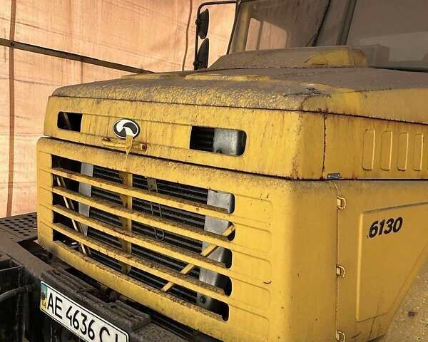 Желтый КрАЗ 6130, объемом двигателя 14.86 л и пробегом 20 тыс. км за 15000 $, фото 1 на Automoto.ua