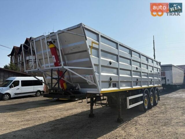 Чорний Кроне СД, об'ємом двигуна 0 л та пробігом 100 тис. км за 25500 $, фото 1 на Automoto.ua