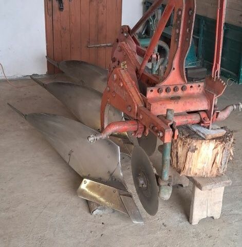 Красный Квернеланд 3-30, объемом двигателя 0 л и пробегом 0 тыс. км за 2400 $, фото 1 на Automoto.ua