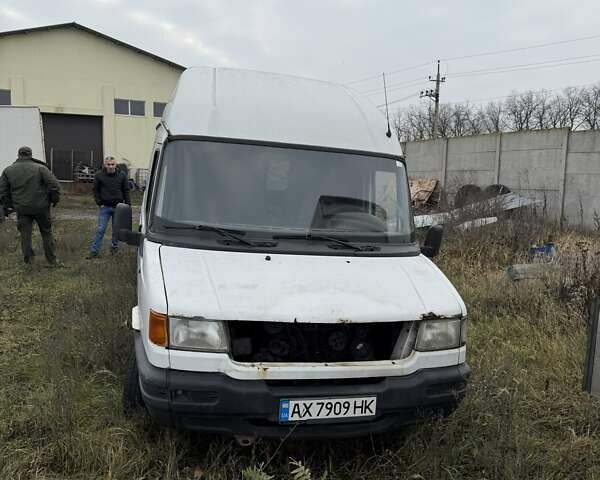 Белый ЛДВ Конвой, объемом двигателя 2.4 л и пробегом 158 тыс. км за 500 $, фото 1 на Automoto.ua