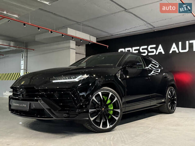 Чорний Ламборджині Урус, об'ємом двигуна 4 л та пробігом 15 тис. км за 385000 $, фото 1 на Automoto.ua