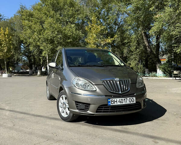 Бежевый Лянча Муса, объемом двигателя 1.4 л и пробегом 271 тыс. км за 6999 $, фото 1 на Automoto.ua