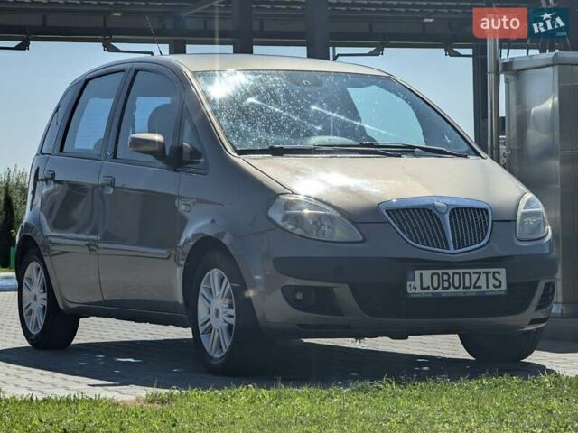 Коричневый Лянча Муса, объемом двигателя 1.4 л и пробегом 236 тыс. км за 3999 $, фото 1 на Automoto.ua