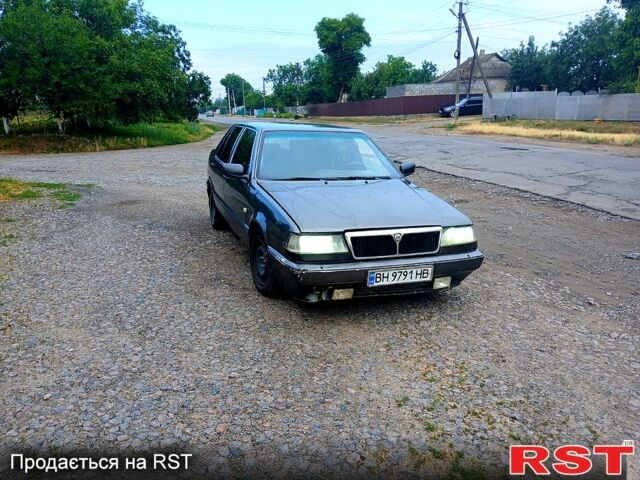 Серый Лянча Тема, объемом двигателя 2 л и пробегом 376 тыс. км за 1300 $, фото 1 на Automoto.ua