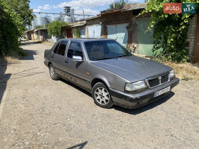 Серый Лянча Тема, объемом двигателя 1.6 л и пробегом 200 тыс. км за 1300 $, фото 1 на Automoto.ua