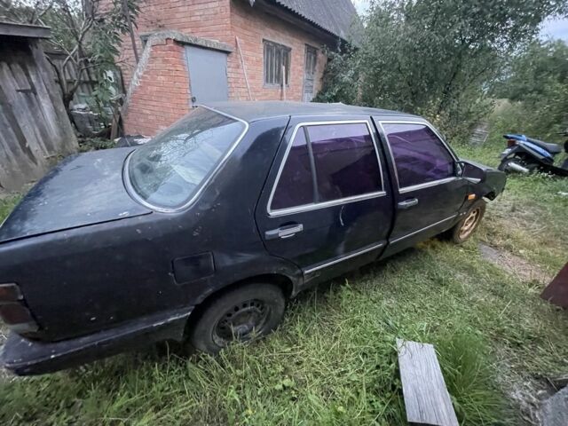 Синій Лянча Thema, об'ємом двигуна 2 л та пробігом 320 тис. км за 191 $, фото 1 на Automoto.ua